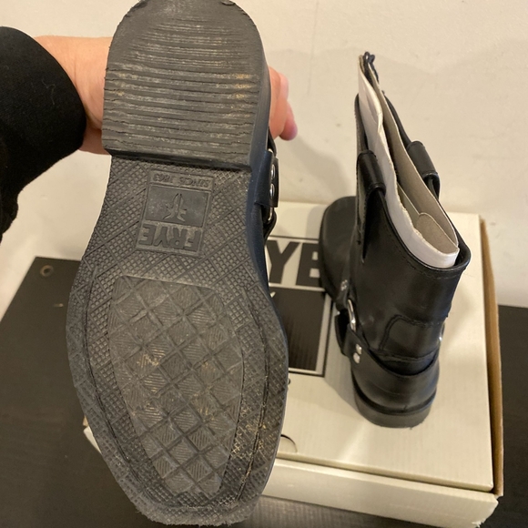 Frye - Picture 3 of 4